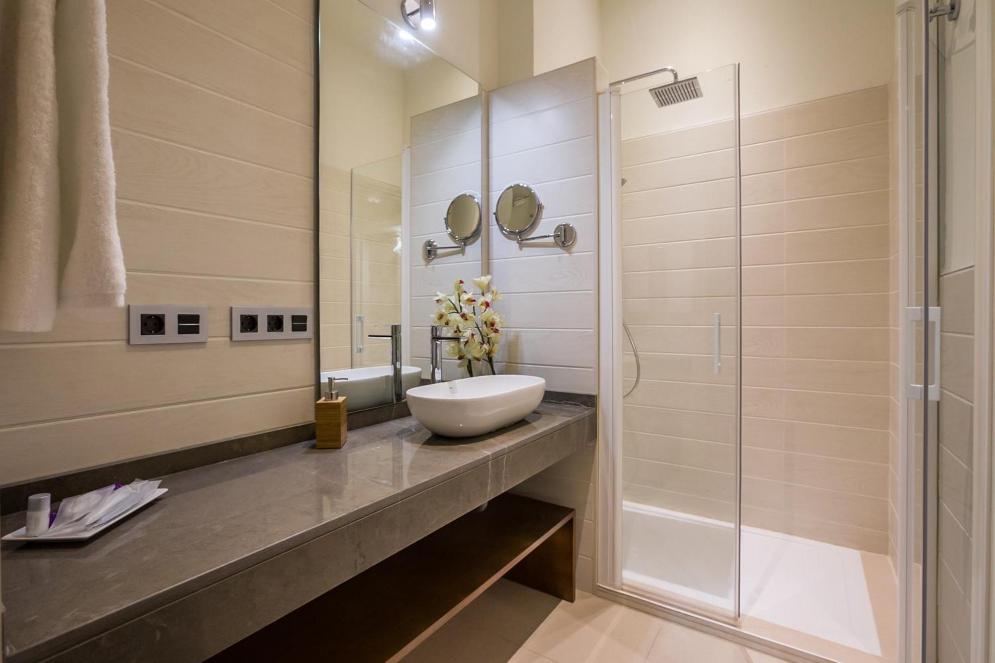 Welldone Cathedral Suites Sevilla Pokoj fotografie